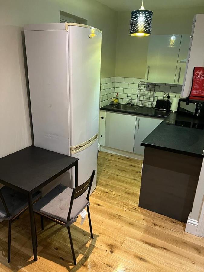 Lovely 1 Bedroom Apartment With On Street Parking London Exterior foto
